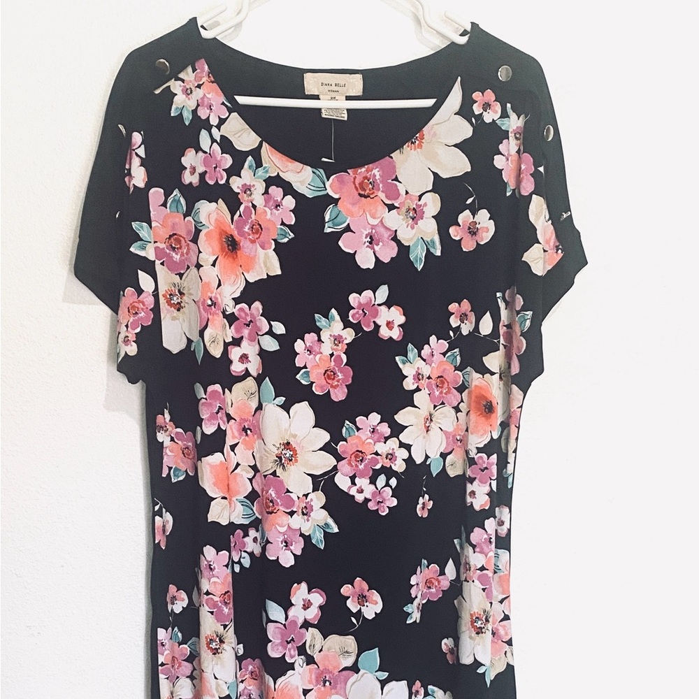 Diana Belle Short-sleeve scoop neck blouse